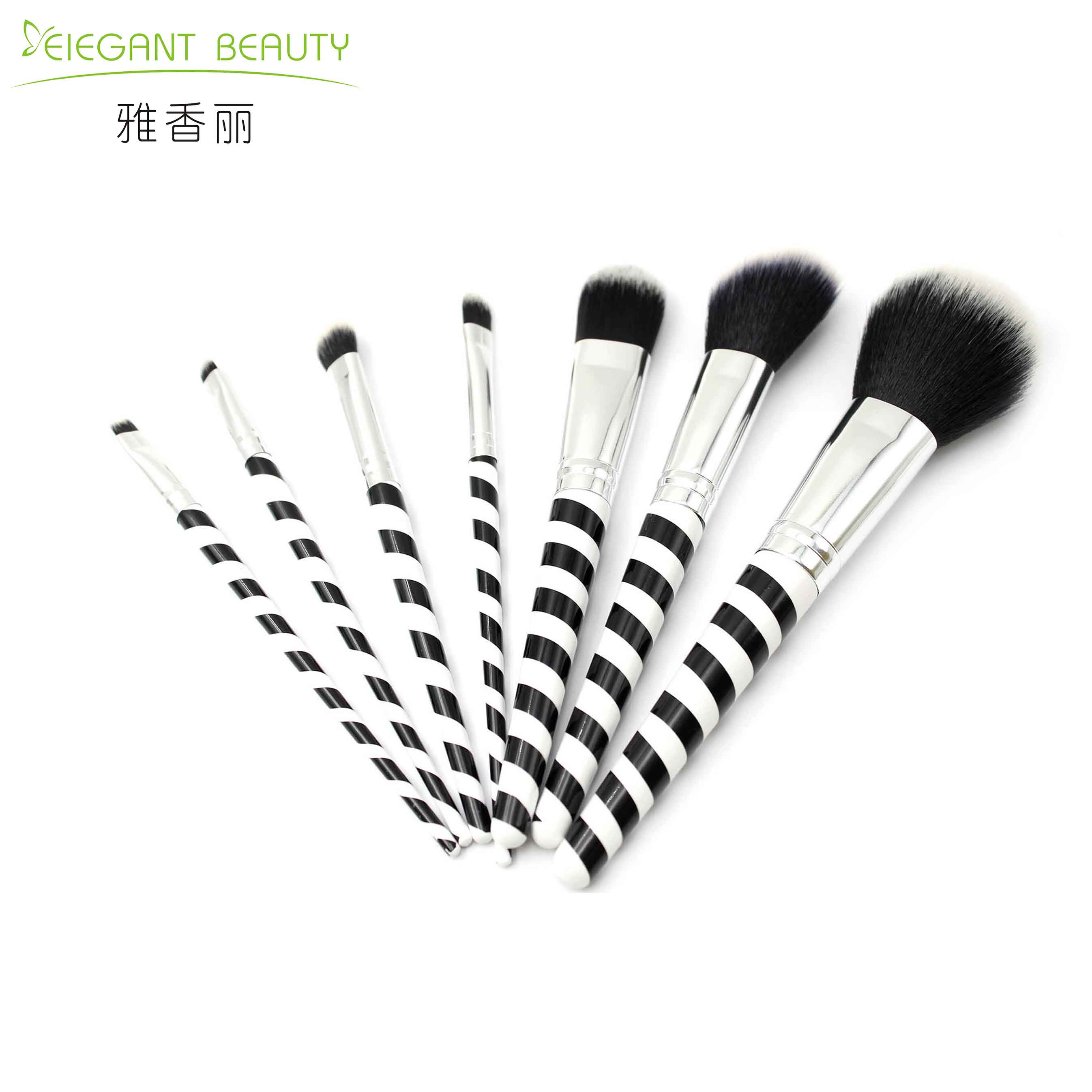 清理化妝刷上彩妝殘留的正確方法，你知道嗎？