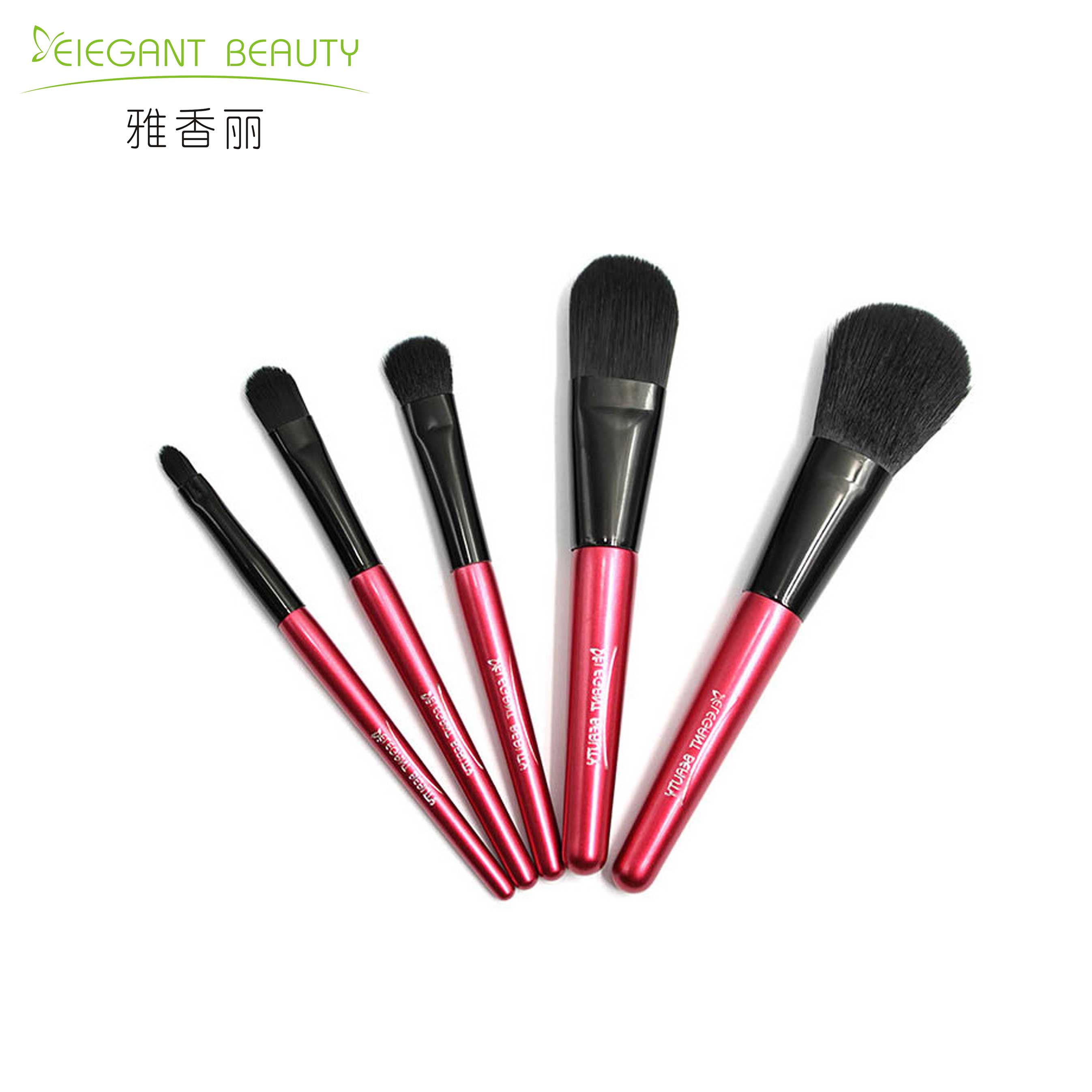 為什么專業(yè)化妝師更傾向于使用定制的成套化妝刷？
